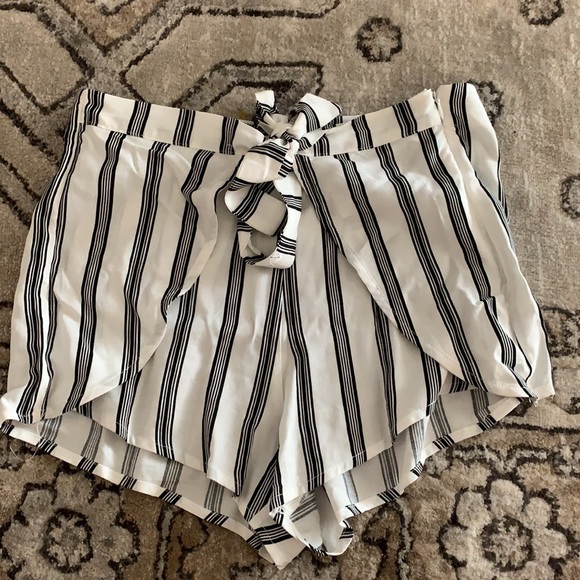 Kendall and Kylie Pacsun set - Picture 3 of 4